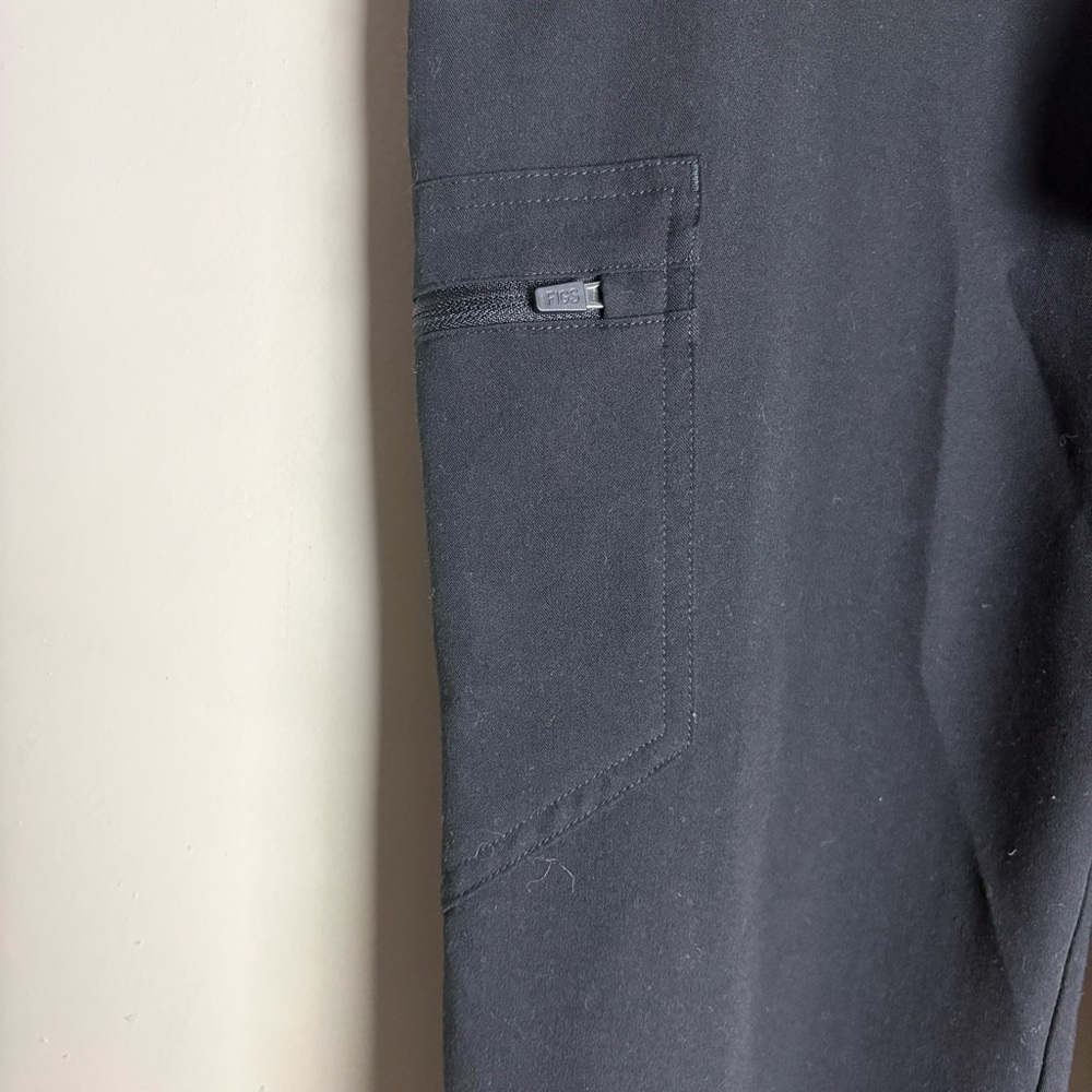 Figs Black Zamora Jogger Scrub Pants Size Medium Petite - Picture 5 of 9